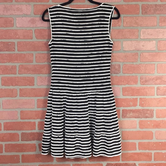 Max Studio Tiered Textured Jersey Dress - Picture 6 of 7